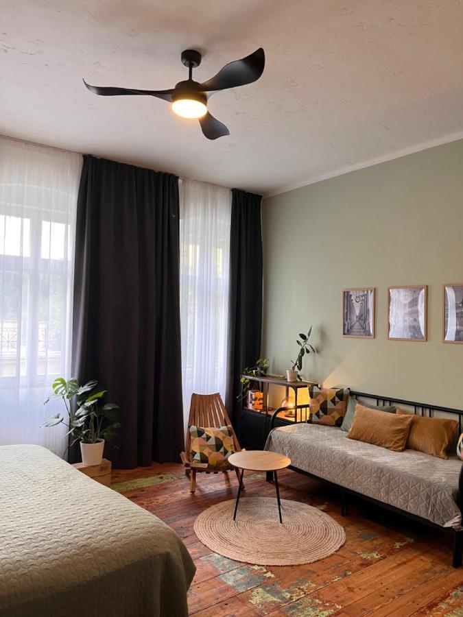 Four Rooms Carlsbad Authentic Karlsbad Eksteriør billede
