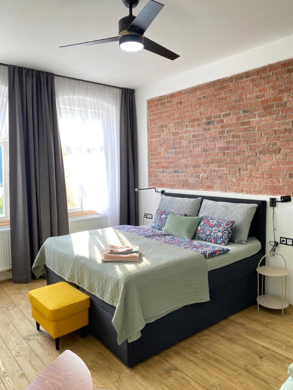 Four Rooms Carlsbad Authentic Karlsbad Eksteriør billede