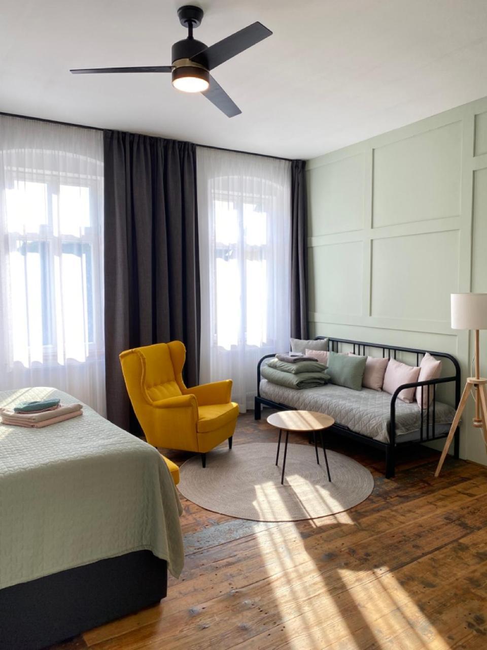 Four Rooms Carlsbad Authentic Karlsbad Eksteriør billede